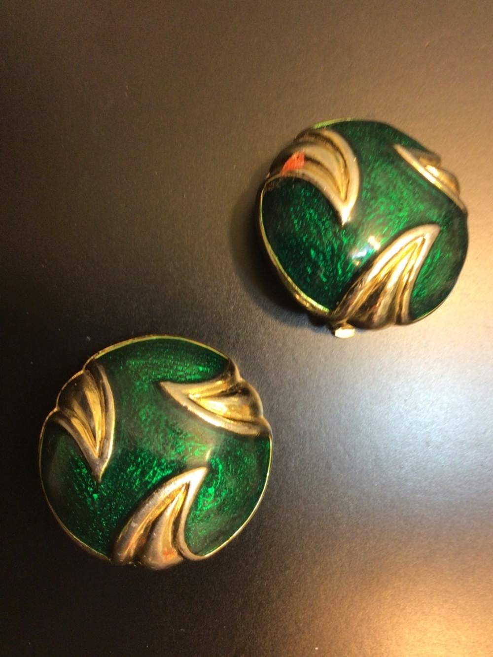 Vintage Green Enamel Gold-tone Leafy Swirl Clip-on Earrings